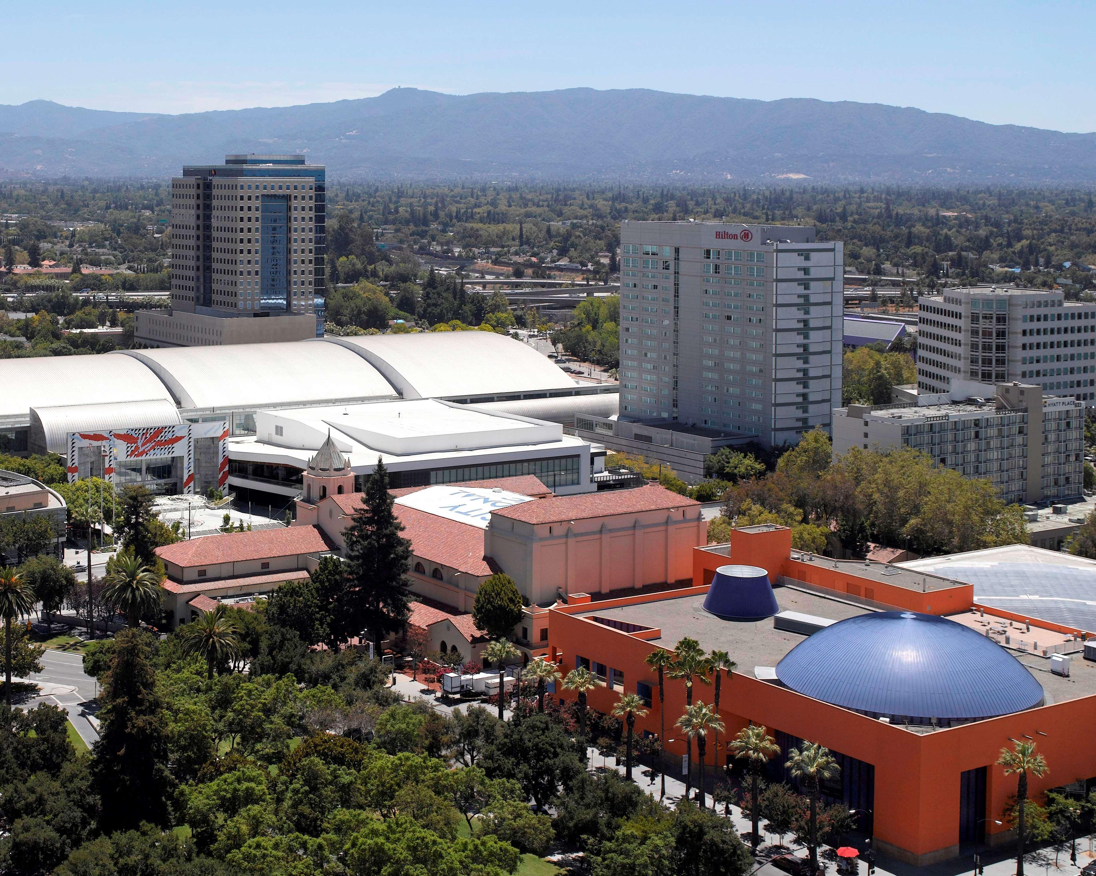 Hilton San Jose Hotel Exterior photo